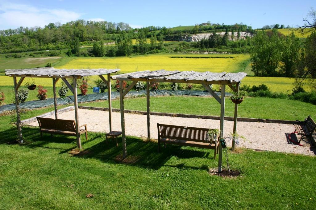 Bed and Breakfast Domaine Les Miquels à Castelnau-de-Montmiral Extérieur photo