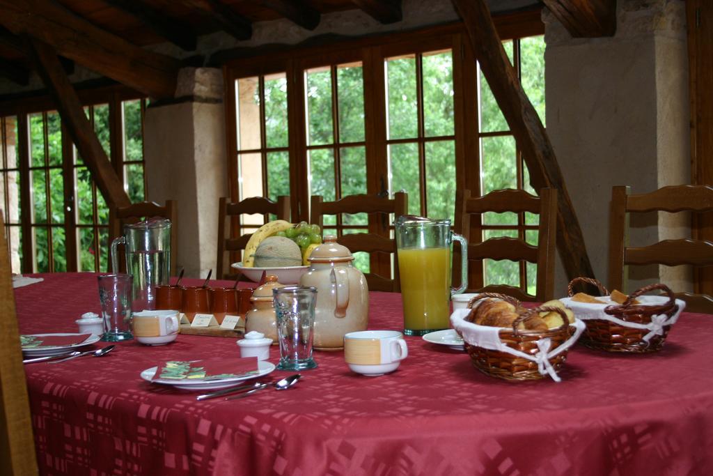 Bed and Breakfast Domaine Les Miquels à Castelnau-de-Montmiral Extérieur photo